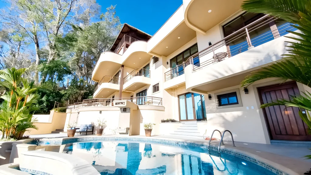 Costa Rica Luxury Villa Rental for Large Groups: The Complete 2026 Guide
